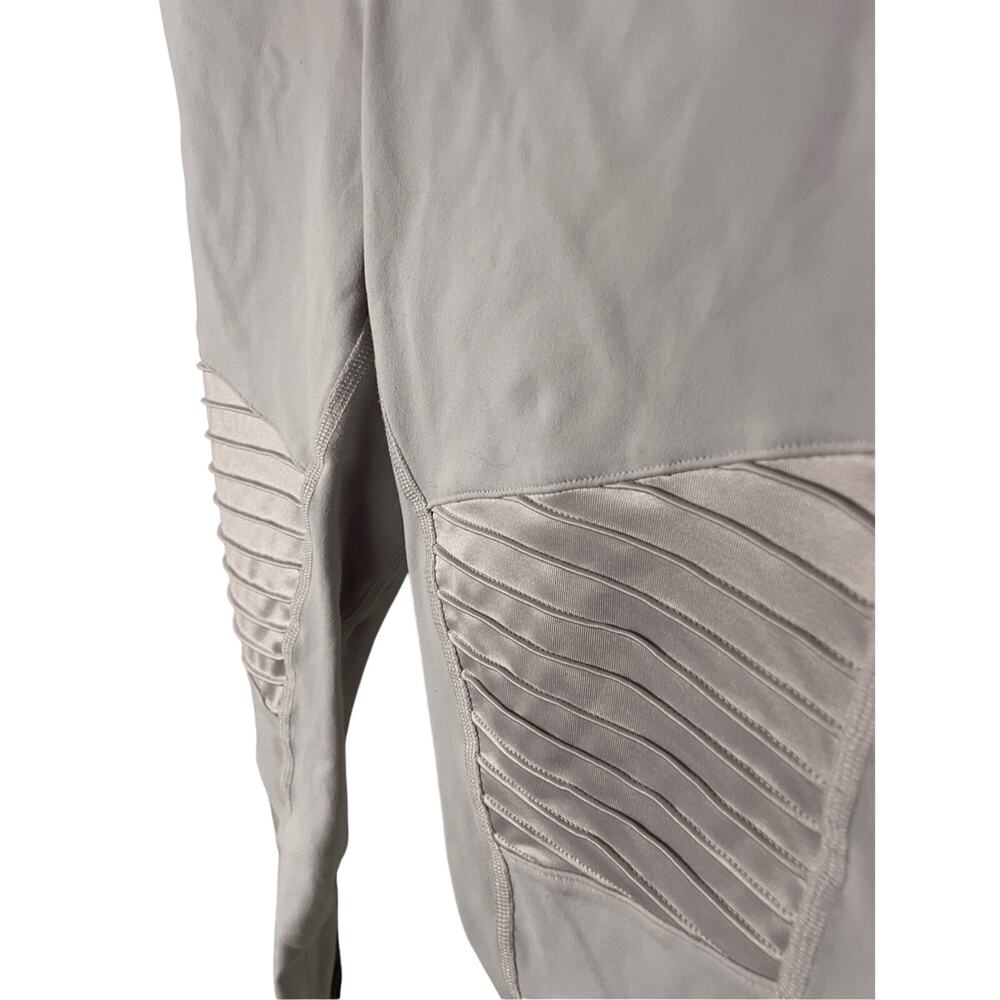 Alo Yoga High Waist Moto Leggings in Muted Purple Dusk Size M Pilates Running - Picture 4 of 7